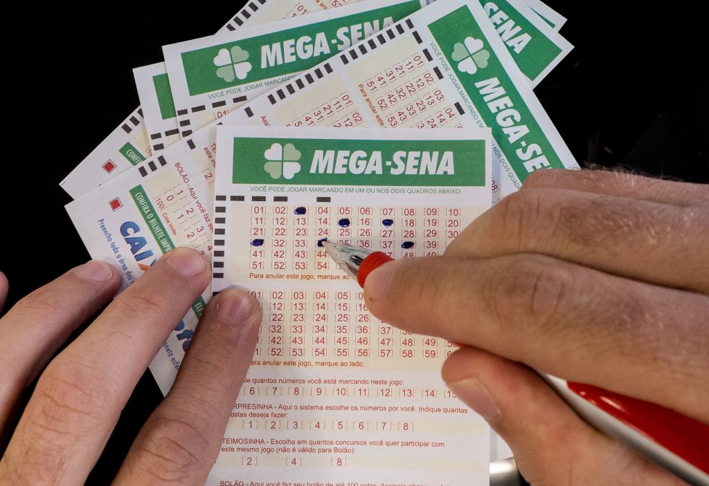 Mega-Sena pode pagar prêmio de R$ 190 milhões neste sábado