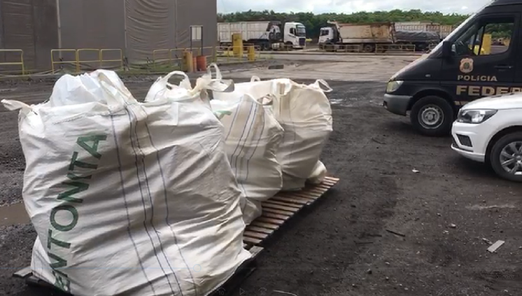 PF incinera mais de 400kg de drogas apreendidas no aeroporto