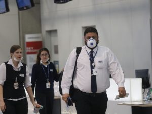 Notícias máscara coronavírus aeroporto