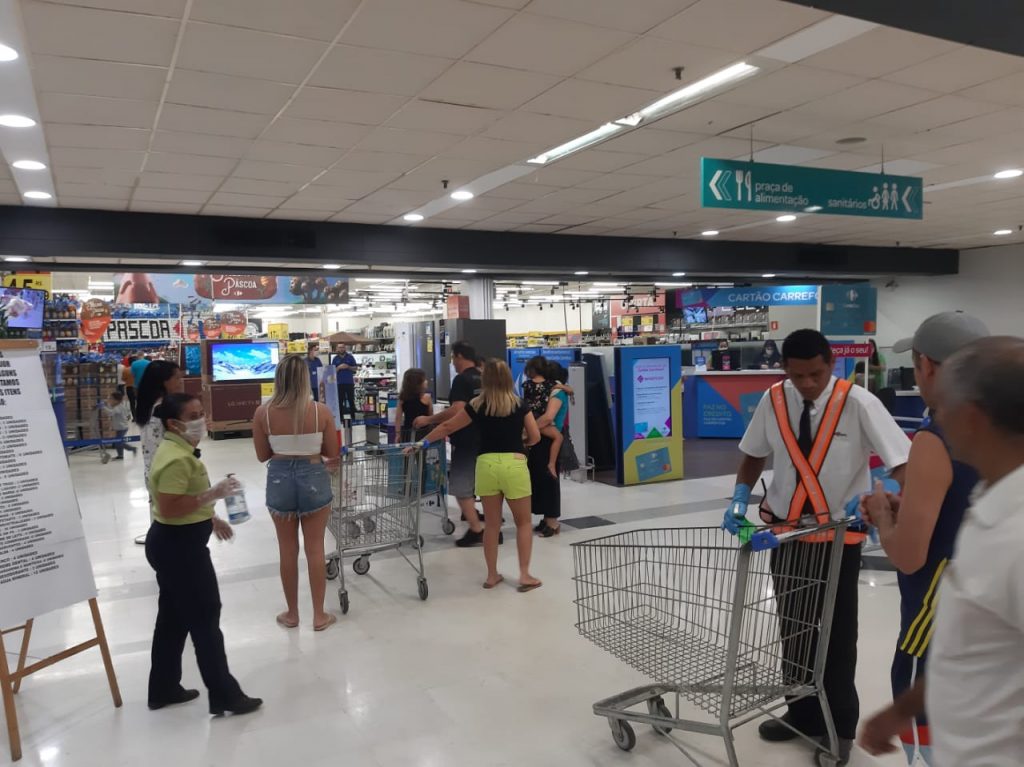 Doria orienta prefeituras a não fecharem supermercados