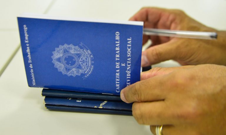 desemprego - carteira de trabalho tr