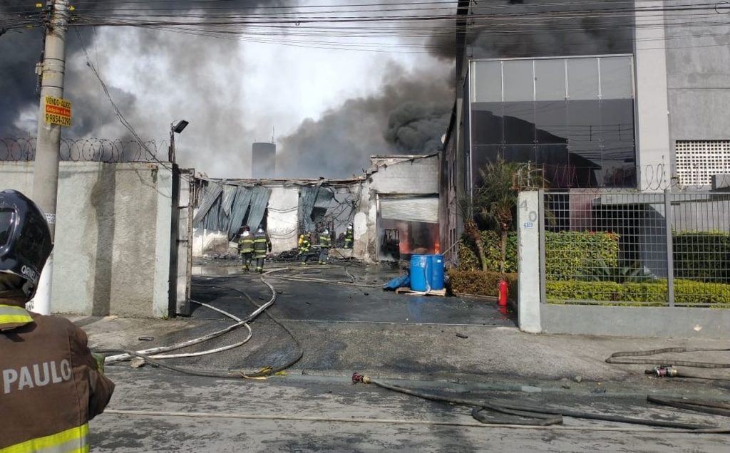 Comunidade de Cumbica não foi atingida por incêndio graças a ação de resfriamento
