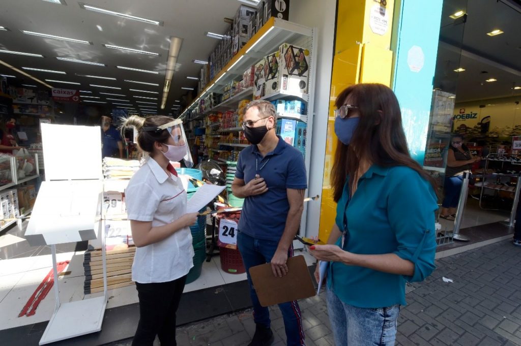 Passaporte sanitário será obrigatório em alguns estabelecimentos a partir desta quarta-feira