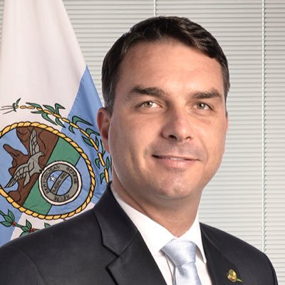 Flávio Bolsonaro diz que prisão de Queiroz é nova tentativa de ataque ao presidente