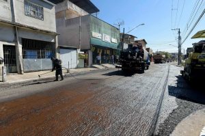 Rua Raimundo de Araújo passa por recapeamento