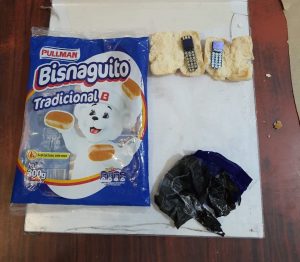celular em bisnaguinha