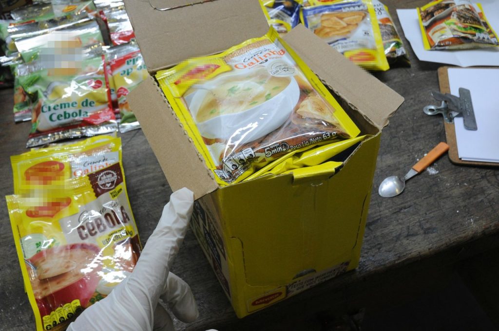 PF apreende drogas em pacotes de sopa e cosméticos no aeroporto de Guarulhos