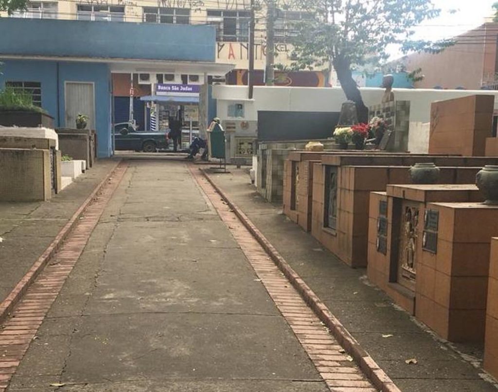 Cemitérios municipais vão abrir no Dia de Finados e seguirão protocolos da Covid-19