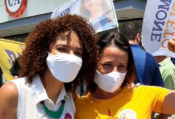 Mônica Seixas e Simone Carleto