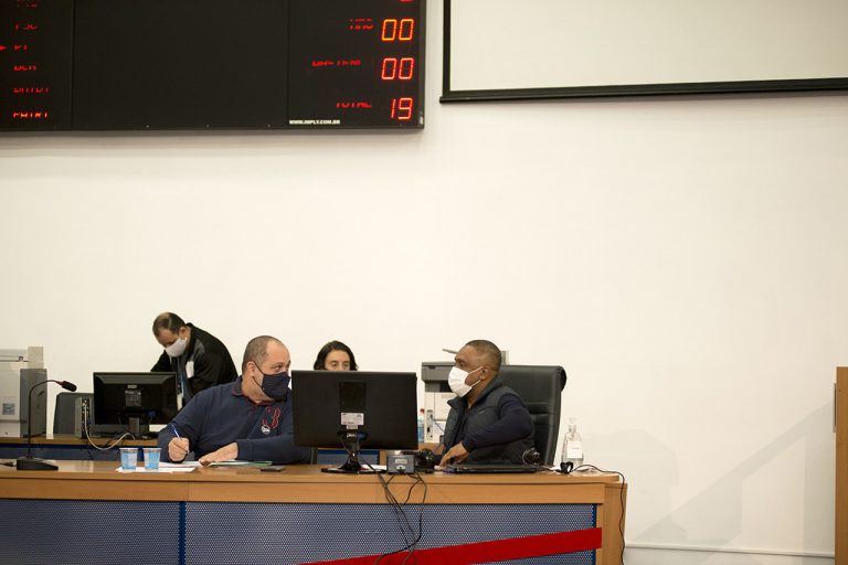 Sessão da Câmara encerrada por falta de quórum