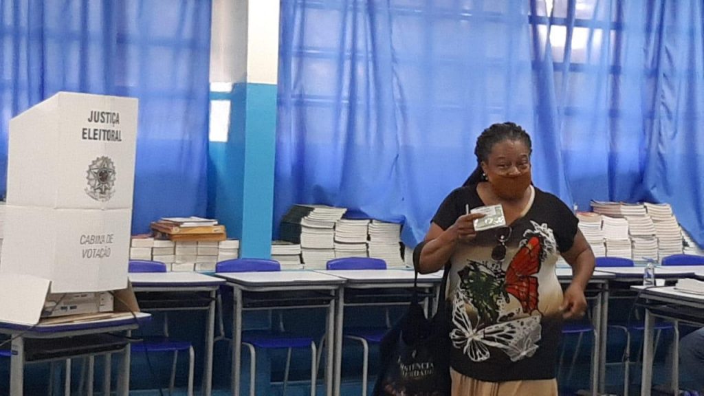Sandra Santos Votando