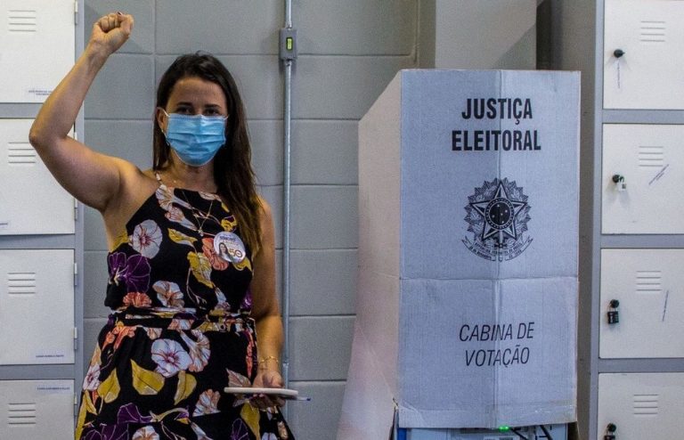 Simone Carleto votando