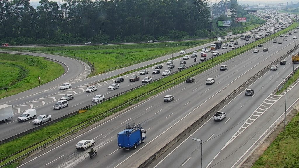 Corredor da Ayrton Senna em Guarulhos terá bloqueio em duas faixas nesta semana