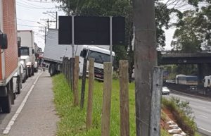 caminhoneiro dorme ao volante