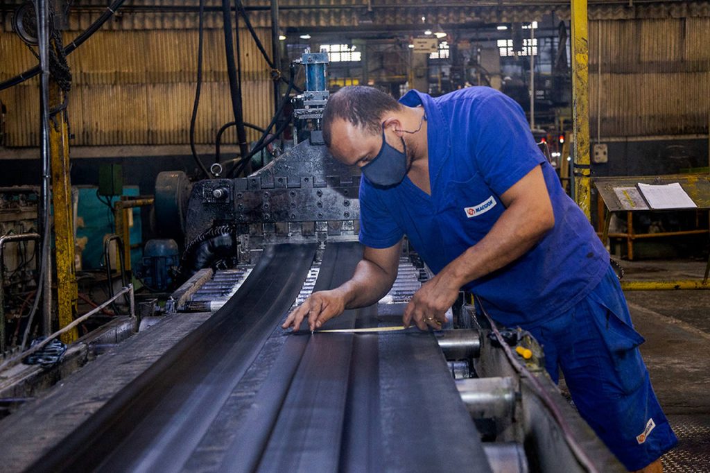 Aos 88 anos, Maggion comemora aumento nas contratações e produção (2)_Easy-Resize.com