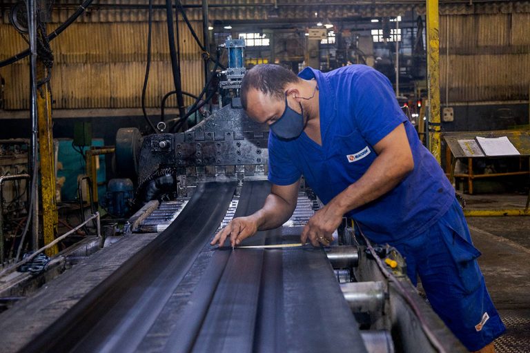 Aos 88 anos, Maggion comemora aumento nas contratações e produção (2)_Easy-Resize.com