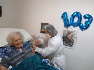 vacinação de idosos em casa