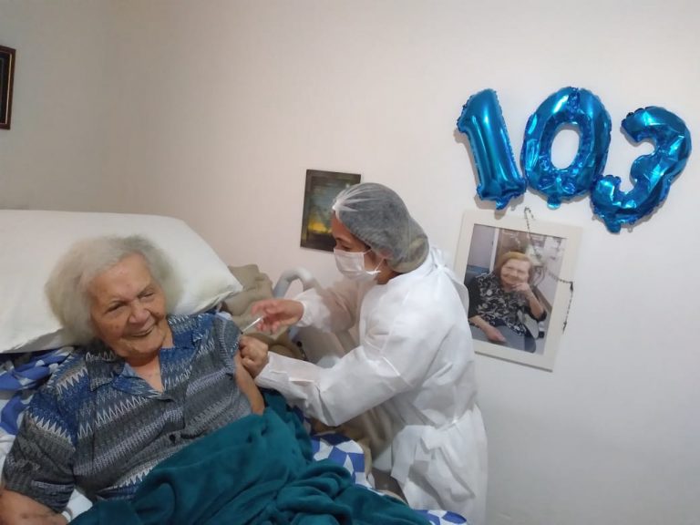vacinação de idosos em casa