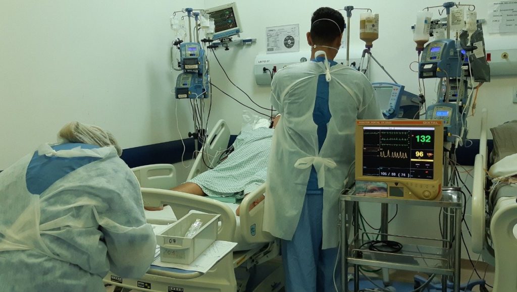 médico