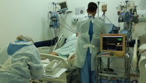 médico