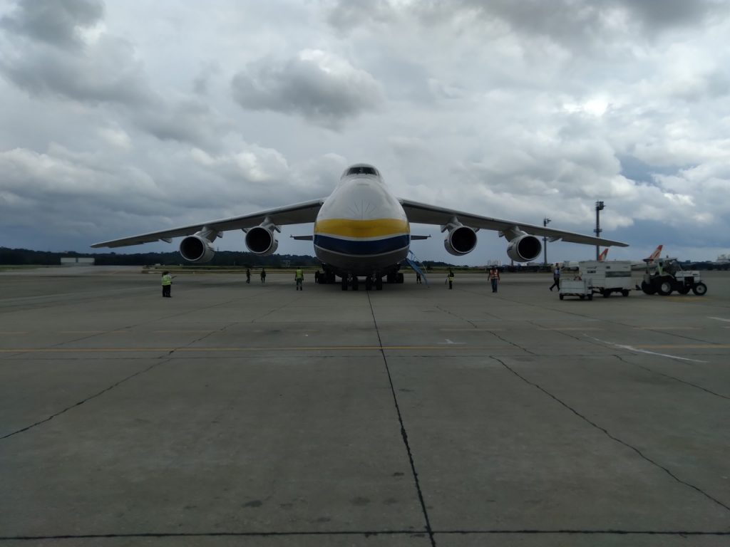 Segunda maior avião cargueiro do mundo pousou no Aeroporto de Guarulhos
