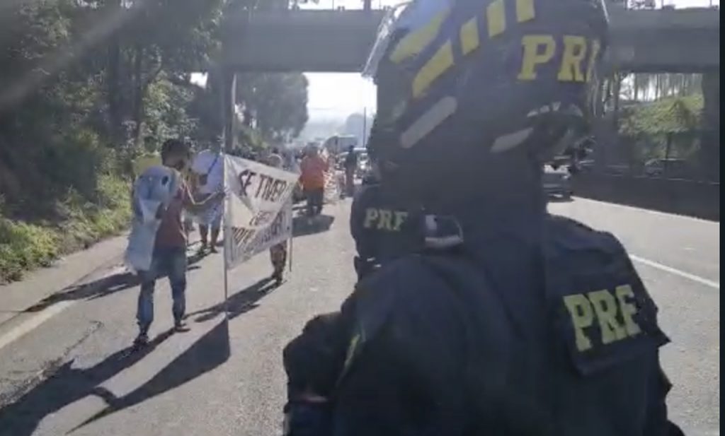 Protesto de comerciantes na Dutra