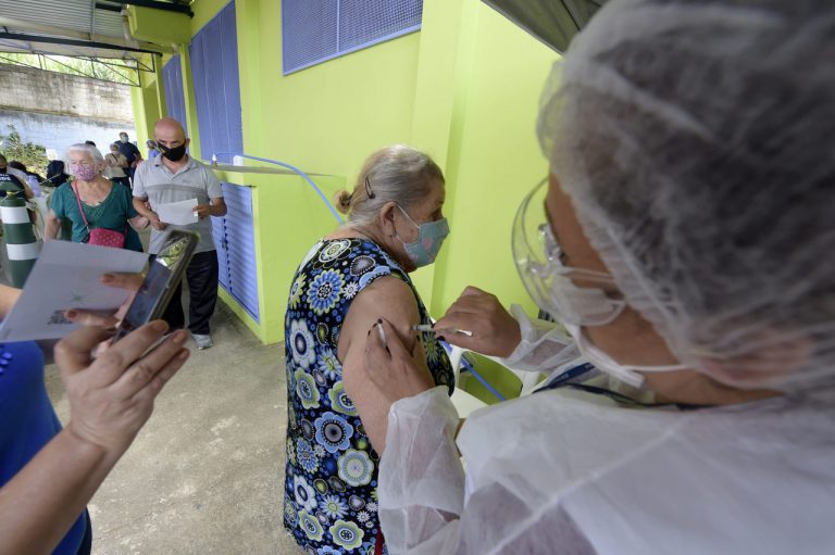 vacinação coronavírus UBS Morros idosos