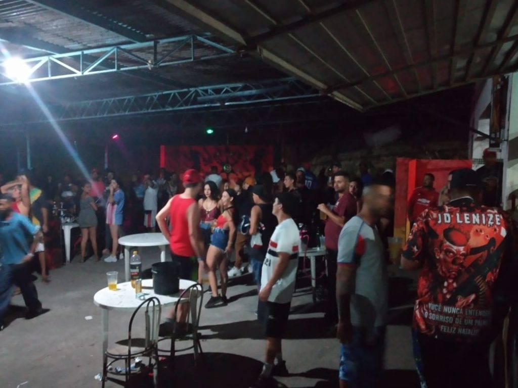 festa clandestina bananal