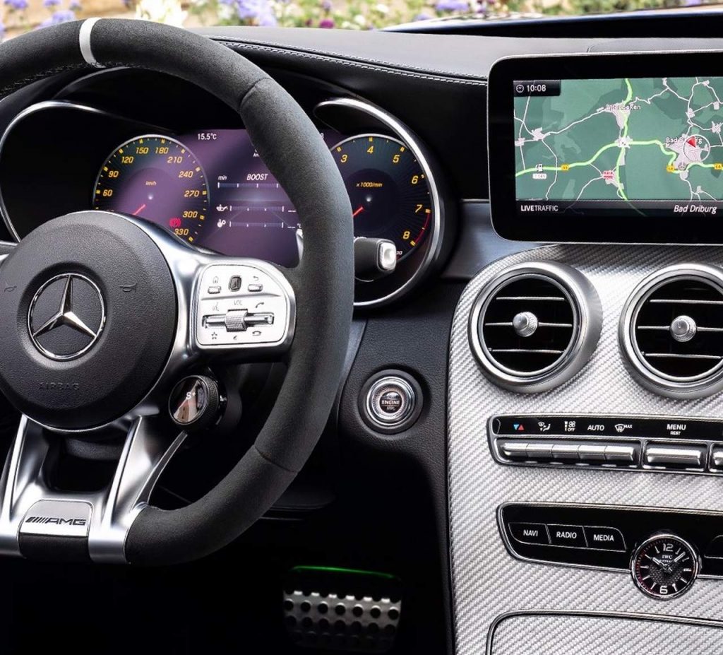 Mercedes-Benz paralisa fábrica no Brasil por causa do agravamento da pandemia