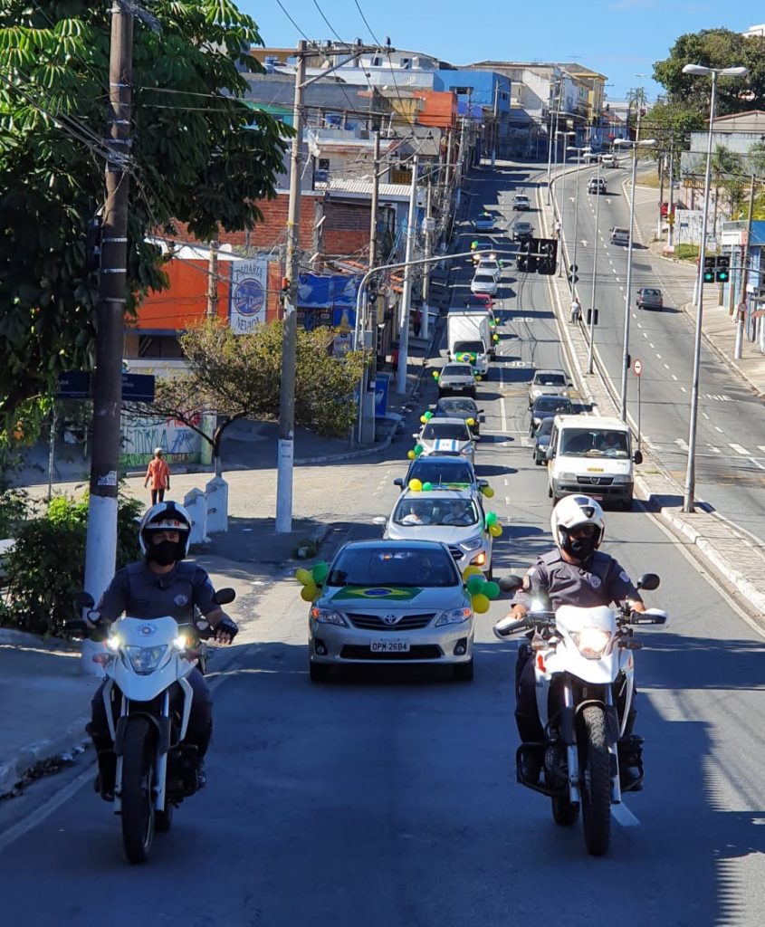 Grupos Bolsonaristas realizam carreata e atos em Guarulhos a favor do presidente carreata pró-Bolsonaro