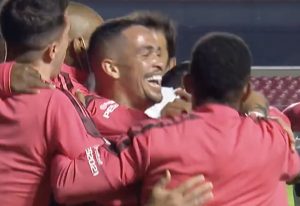 Luciano comemora gol do São Paulo