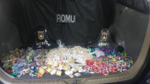 gcm apreende 2 kg de drogas