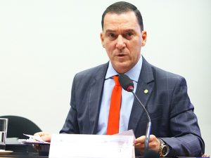 Mediação: Luiz Claudio Quando: Quarta-feira, 12/05, às 17h30 Onde: Facebook da ACE-Guarulhos