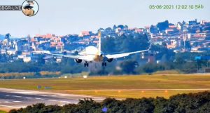 avião pipa
