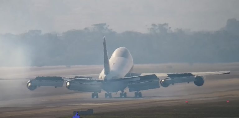 Avião pouso