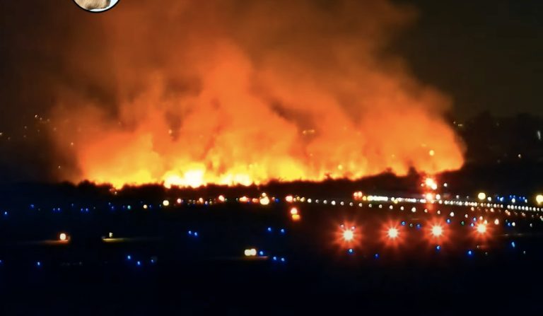Incêndio próximo ao aeroporto