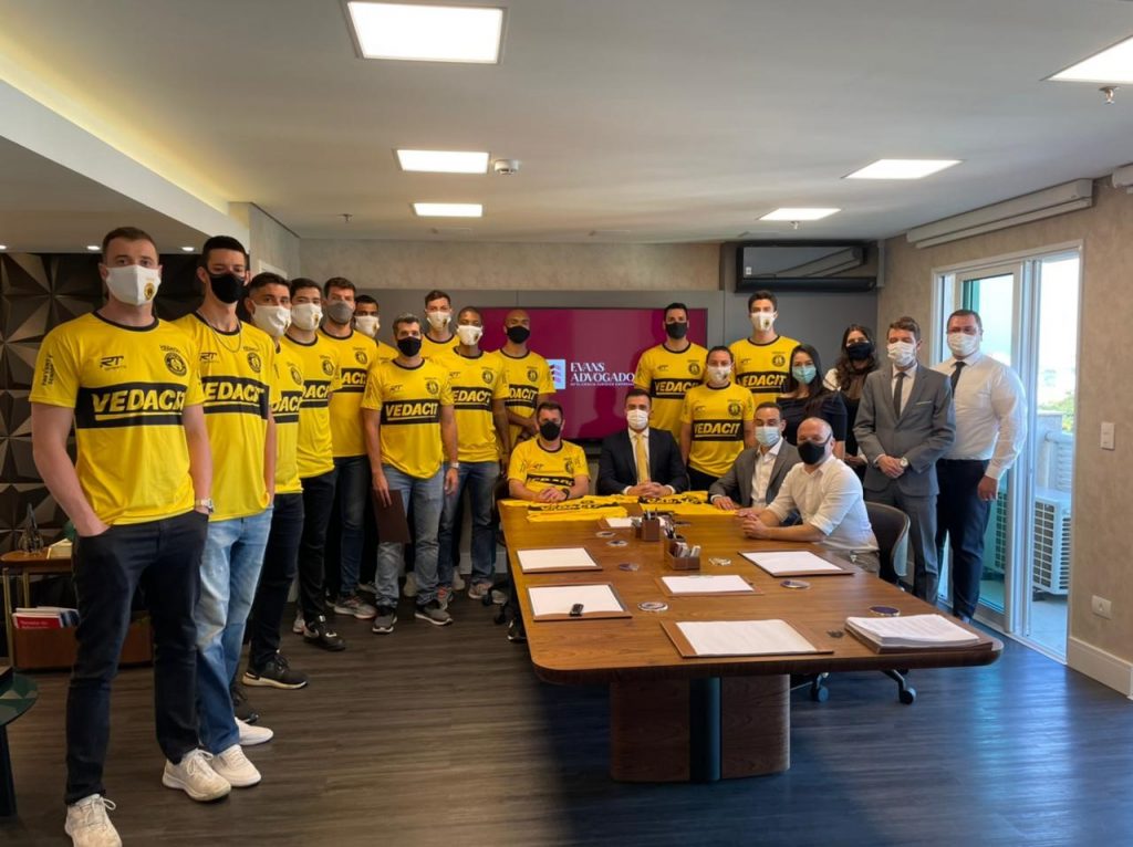 Vôlei Guarulhos assina contratos e se prepara para o Paulistão