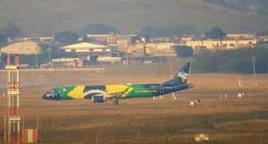 Avião Bandeirinha
