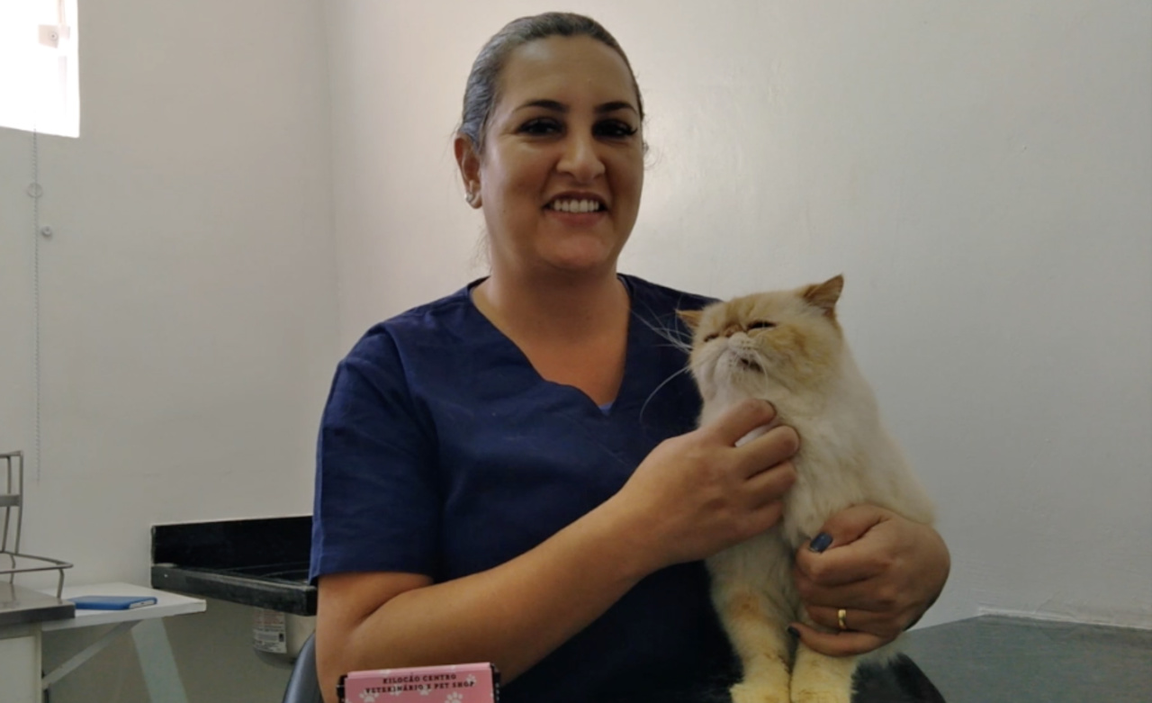 médica veterinária Daniela Souza