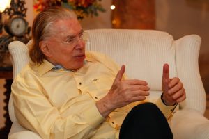 Silvio Santos x apresentador x SBT