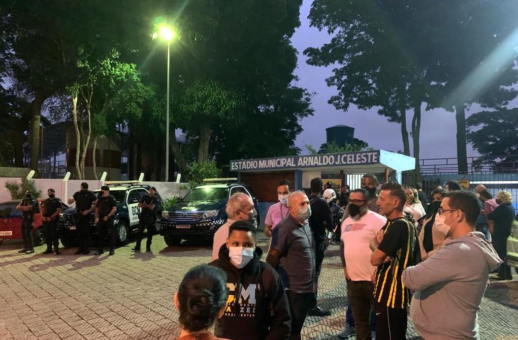 Moradores se posicionam contra unidade da Sabesp em área do Ginásio da Ponte Grande Moradores se posicionam contra unidade da Sabesp em área do Ginásio da Ponte Grande