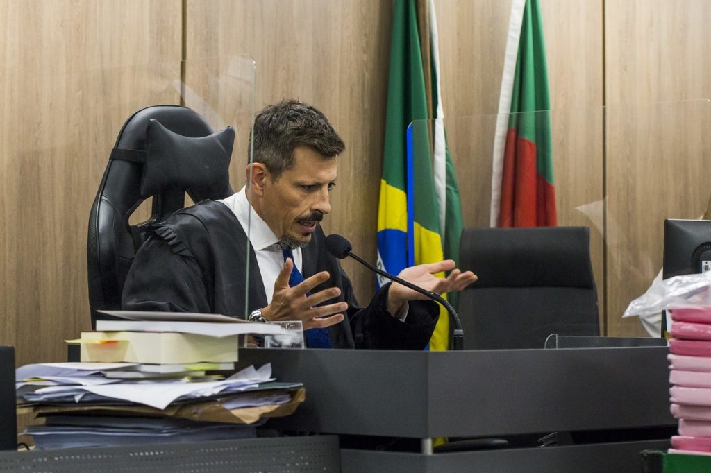 Júri condena réus por 242 mortes na Boate Kiss em 2013