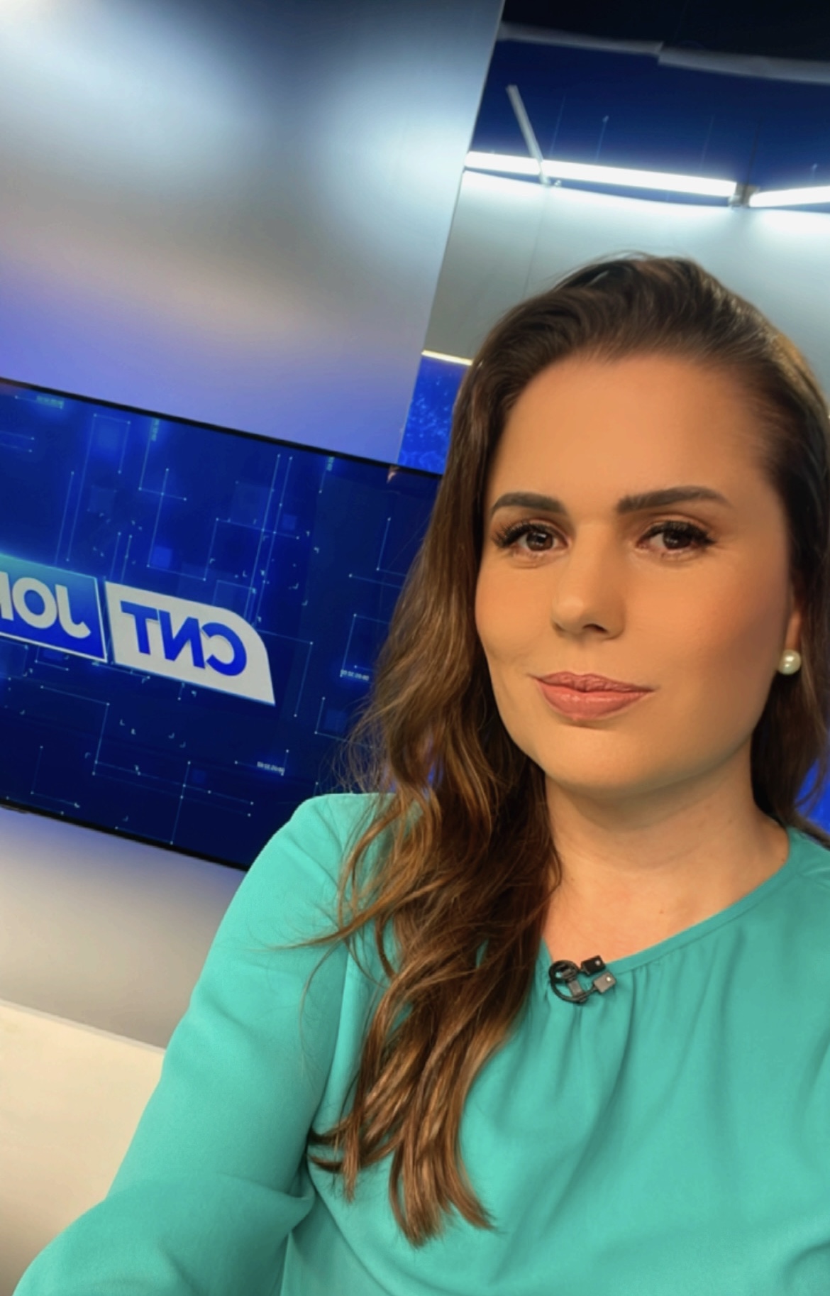 Tony Auad: Carina Godoi ganha destaque na TV com apresentação do CNT Jornal Carina Godoi CNT
