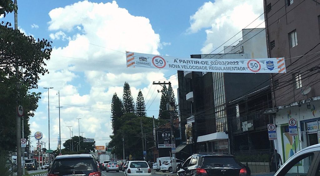 Prefeitura começa a testar redução de velocidade em avenidas sem aplicar multas
