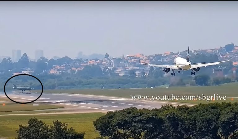 Avião da FAB na pista