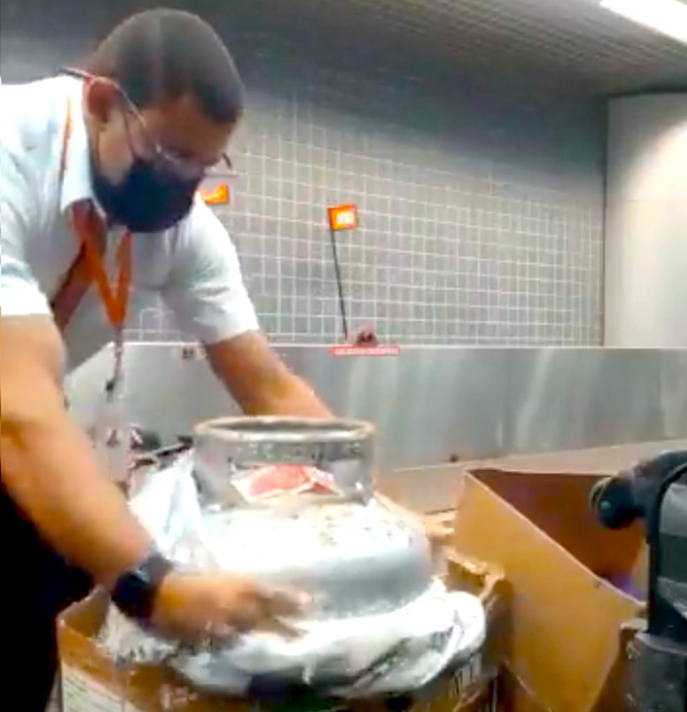 Vídeo: Passageira tenta despachar botijão de gás em voo de Recife para Guarulhos 