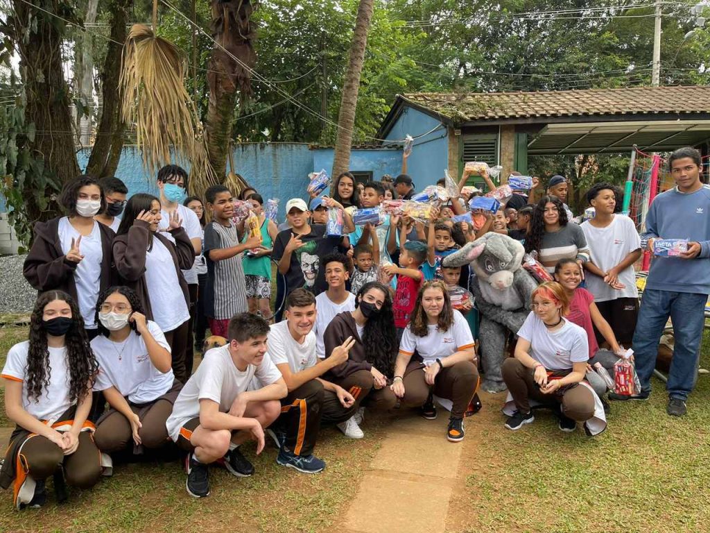 Projeto do Moriah doa caixas de chocolate para cerca de 300 crianças
