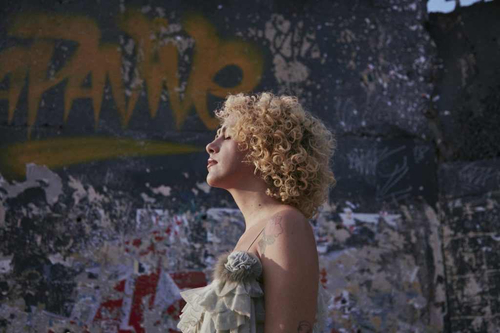 Cantora Céu