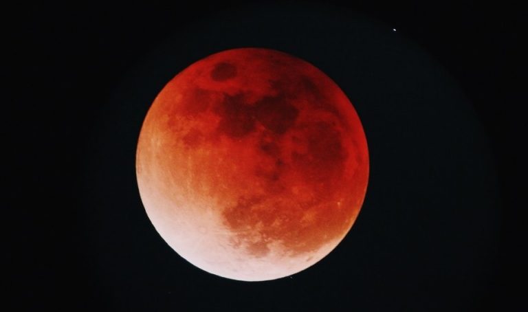 Lua de Sangue