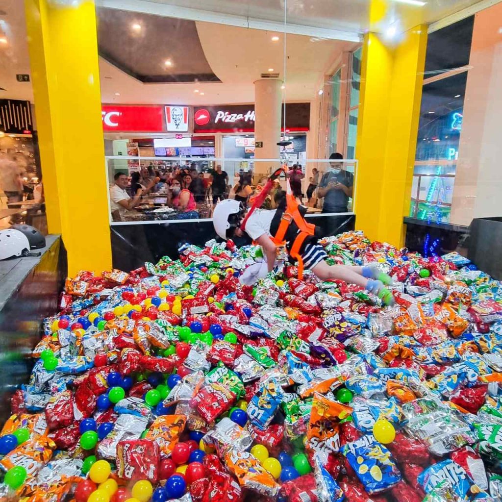 Garra humana é nova atração do Internacional Shopping